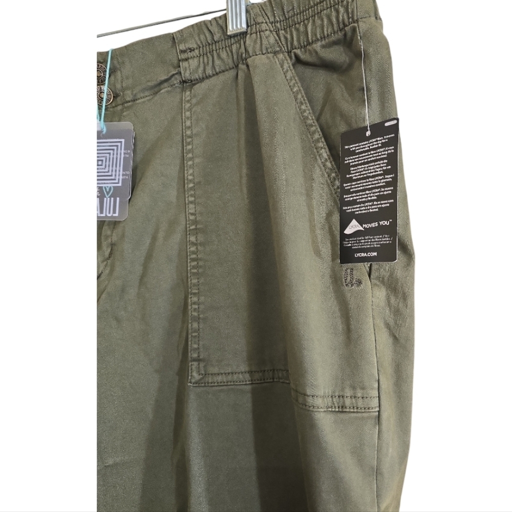 NWT Lularoe Patch Pocket Pants in Army Green 32 Relaxed Slim Fit - Picture 3 of 8